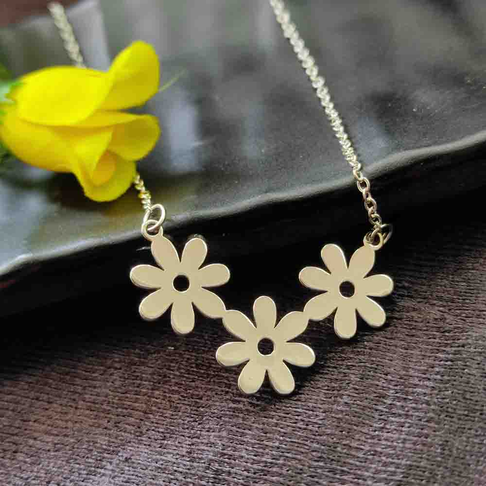 Flower Shape Chain Pendant - Bitto Bling 